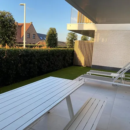 In Koksijde Near Ter Hille Golf, Cleaning Included Apartmán *